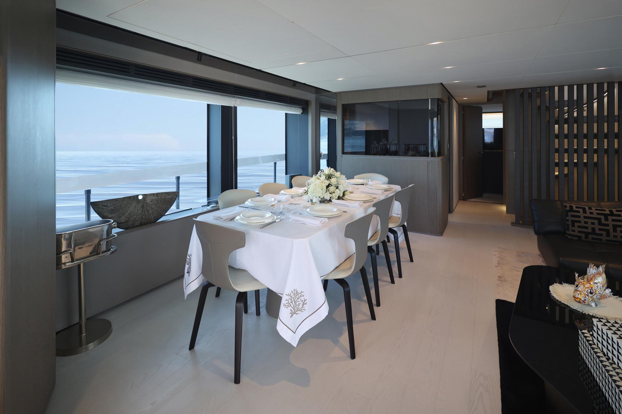 2024 FERRETTI YACHTS INFYNITO 90 